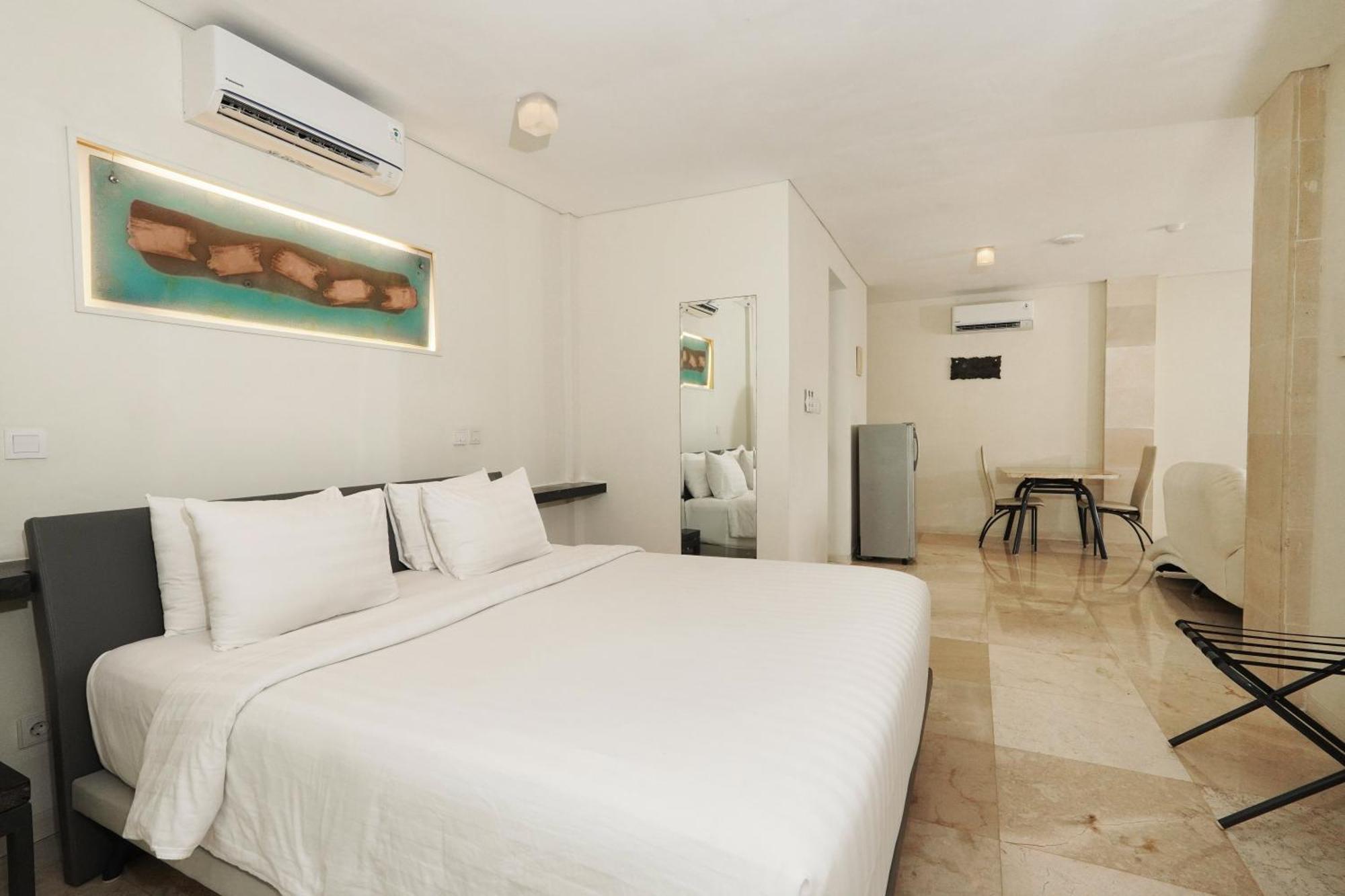 ホテル フラマ エクスクルーシブ オーシャン ビーチ スミニャック バリ レギャン エクステリア 写真 Deluxe room