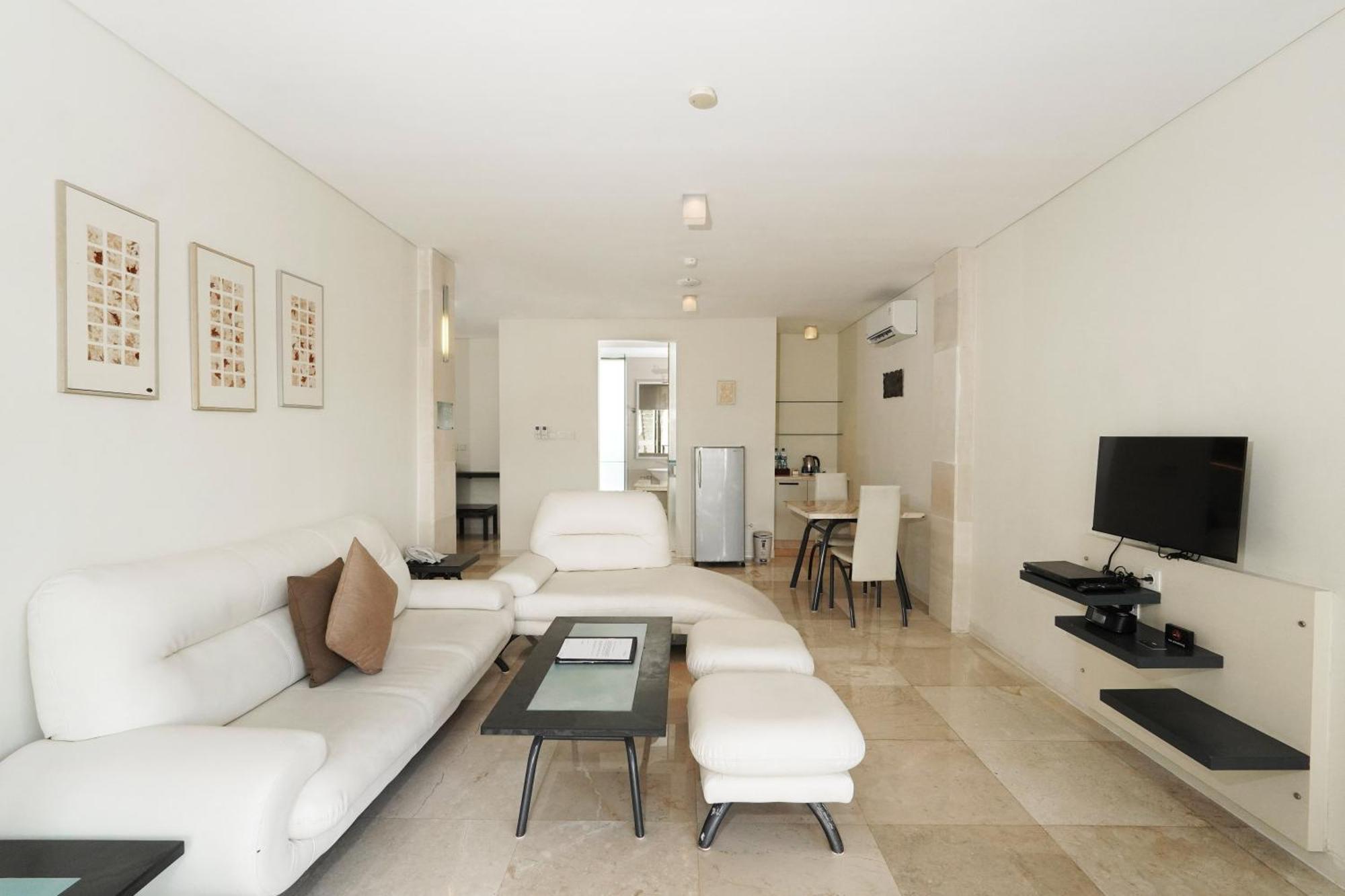 ホテル フラマ エクスクルーシブ オーシャン ビーチ スミニャック バリ レギャン エクステリア 写真 A typical apartment at the complex
