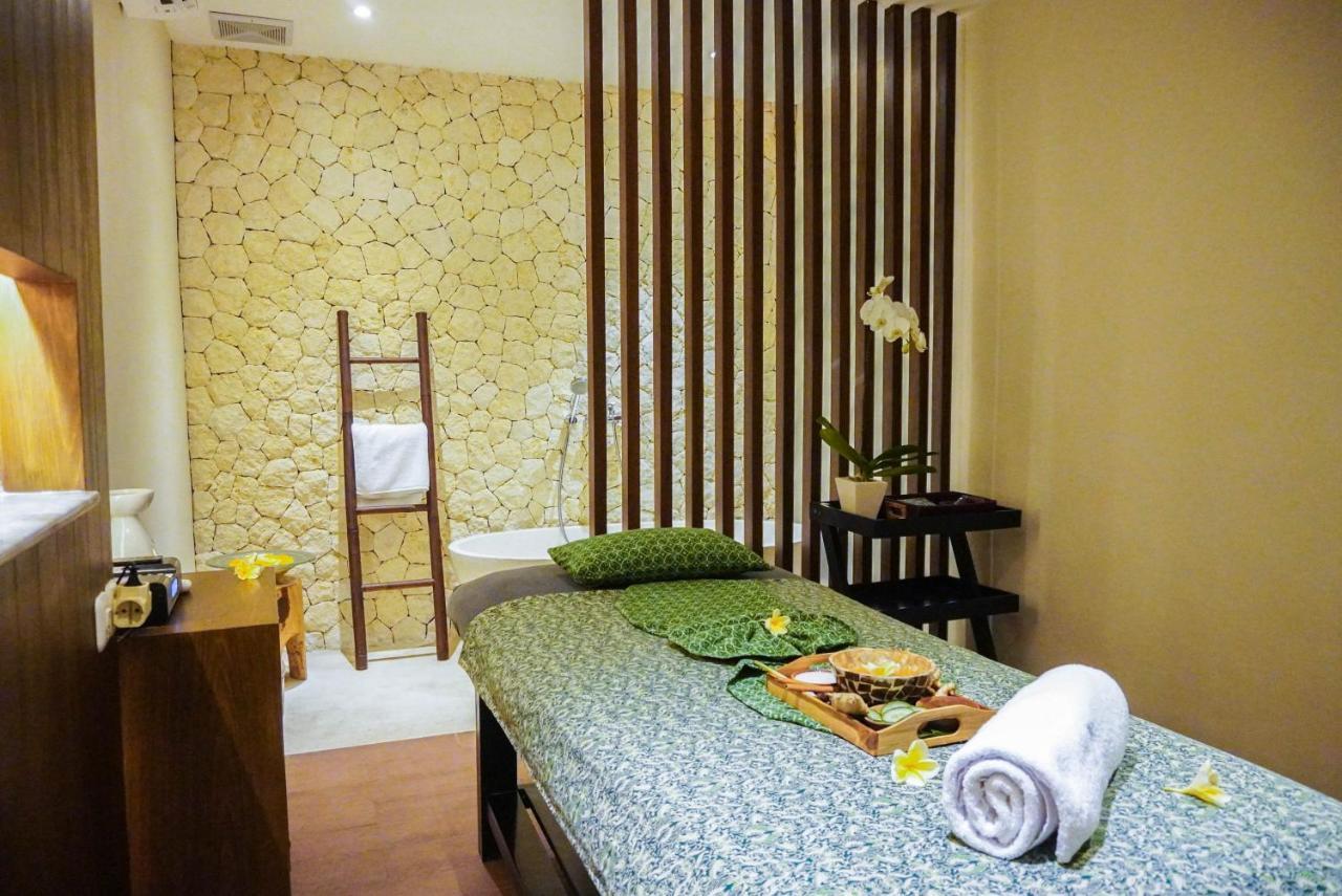 ホテル フラマ エクスクルーシブ オーシャン ビーチ スミニャック バリ レギャン エクステリア 写真 A spa treatment room